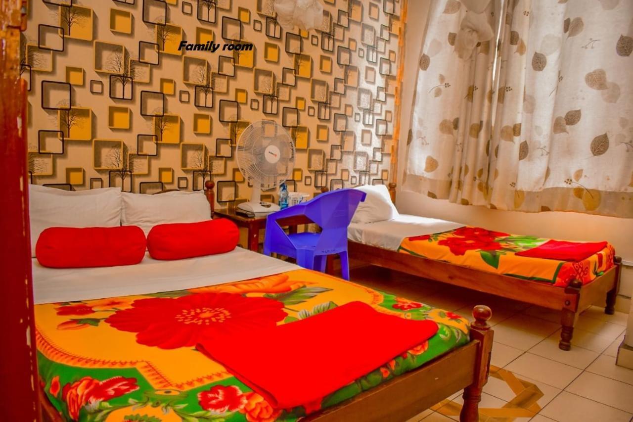 Mona Lisa Guest House, 基苏木 外观 照片