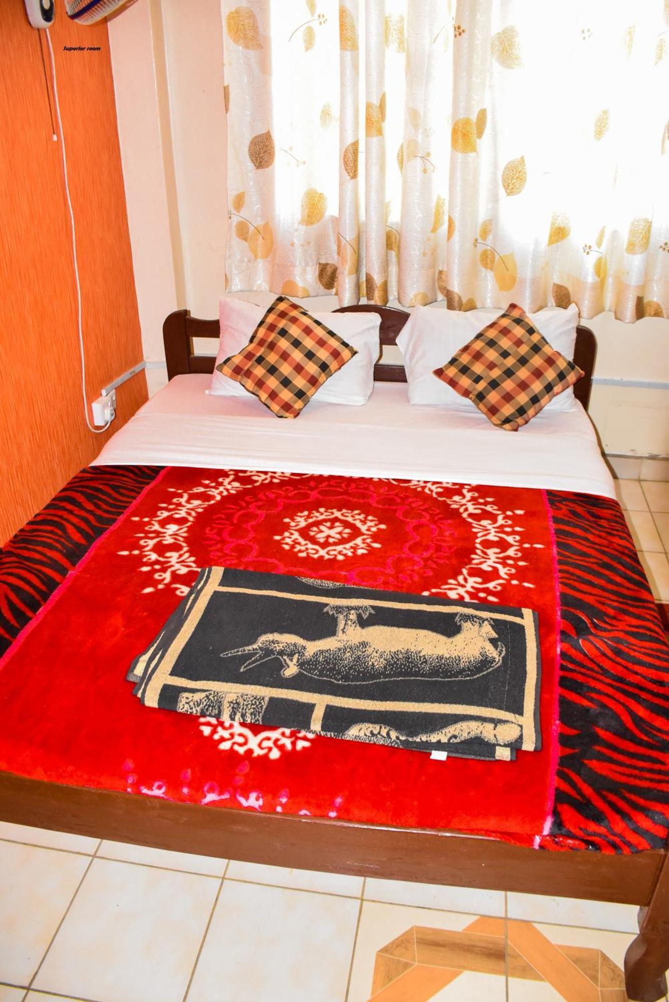 Mona Lisa Guest House, 基苏木 外观 照片